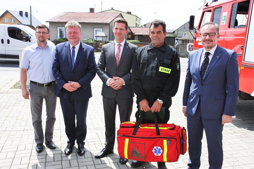 OSP Karczewice-Garnek otrzymało torbę ratunkową od KRUS. Zdjęcie numer 6