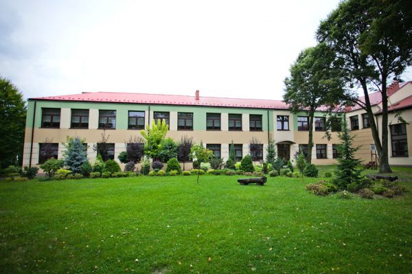 Zespół szkół w Garnku